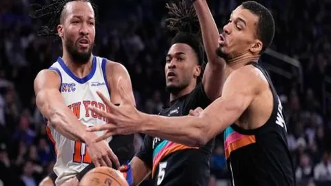 1月14日CBA常规赛焦点战：辽宁迎战上海 李弘权经典时刻回顾