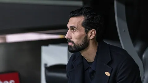 巴西队换帅风波再燃：波折重重，还是你执掌战旗！